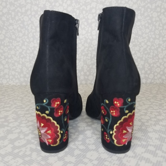 Report Sierra Black Embroidered Heel Suede Booties - Picture 4 of 8